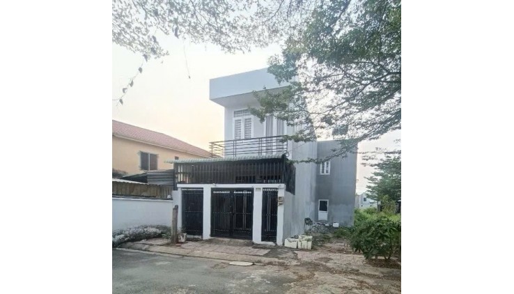 Sổ Hồng Riêng- Nhà 2 Tầng- 2,6  Tỷ Tặng Nội Thất- Sát Bên Vinhomes Grand Park Quận 9 -Không Quy Hoạch
